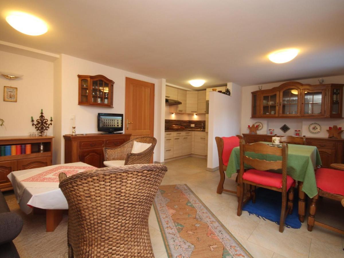 Apartment Near The Hahnenkamm Cable Car Кицбюел Екстериор снимка