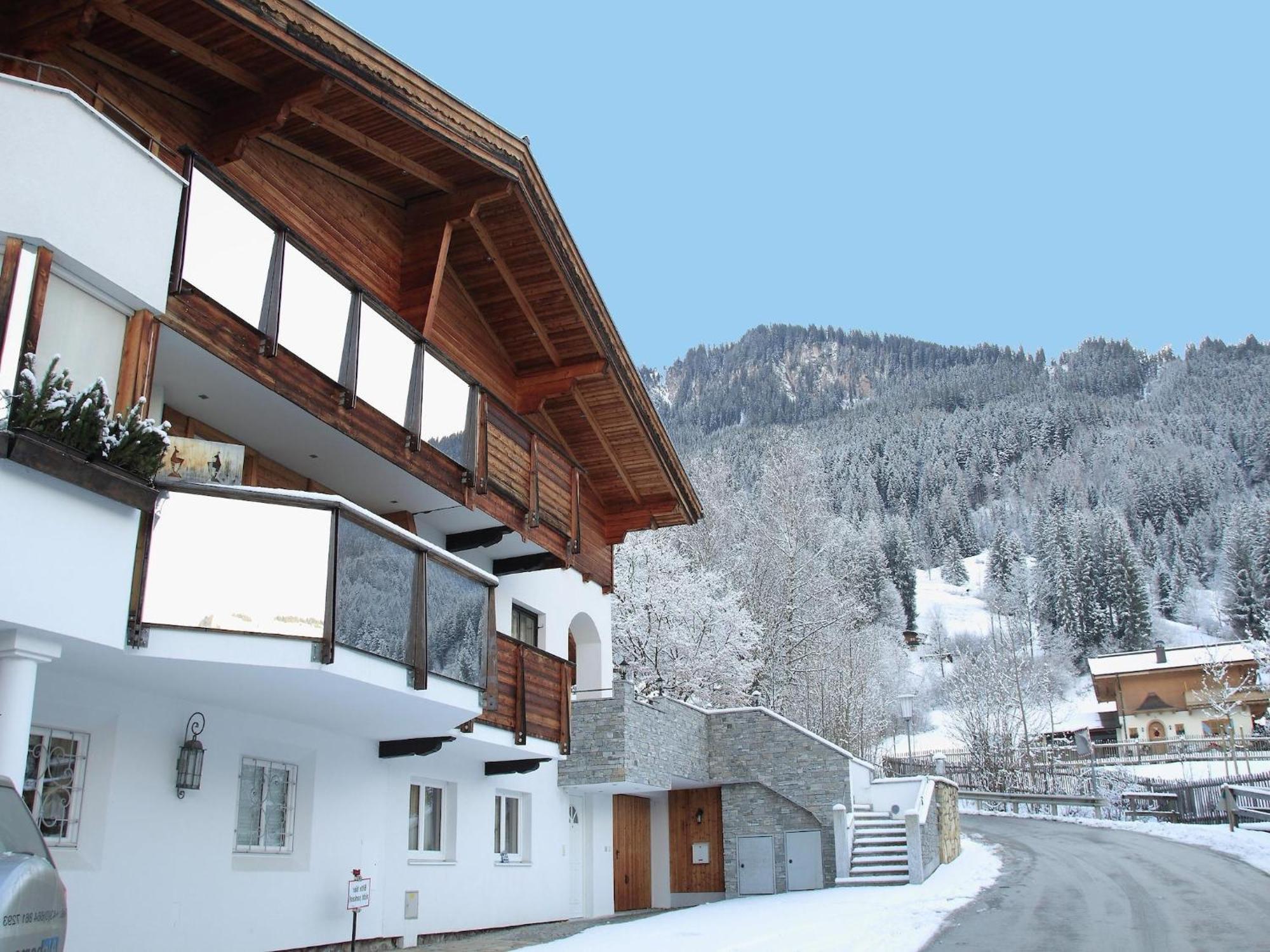 Apartment Near The Hahnenkamm Cable Car Кицбюел Екстериор снимка