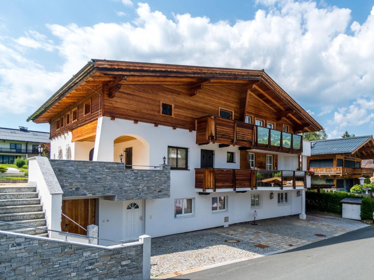 Apartment Near The Hahnenkamm Cable Car Кицбюел Екстериор снимка